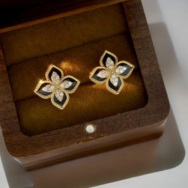Studs With Cubic Zirconia